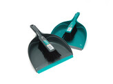 Plastic dust pan - with brush
